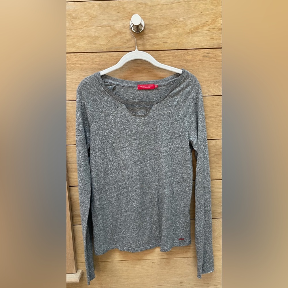 Philanthropy Distressed Keyhole Knit Tee in Gray.  Size Medium